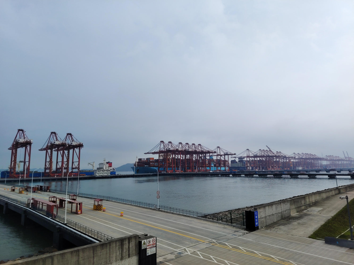 Enhancing Port Crane Efficiency with BASCO's Rugged HMI - BASCO Industrial PC