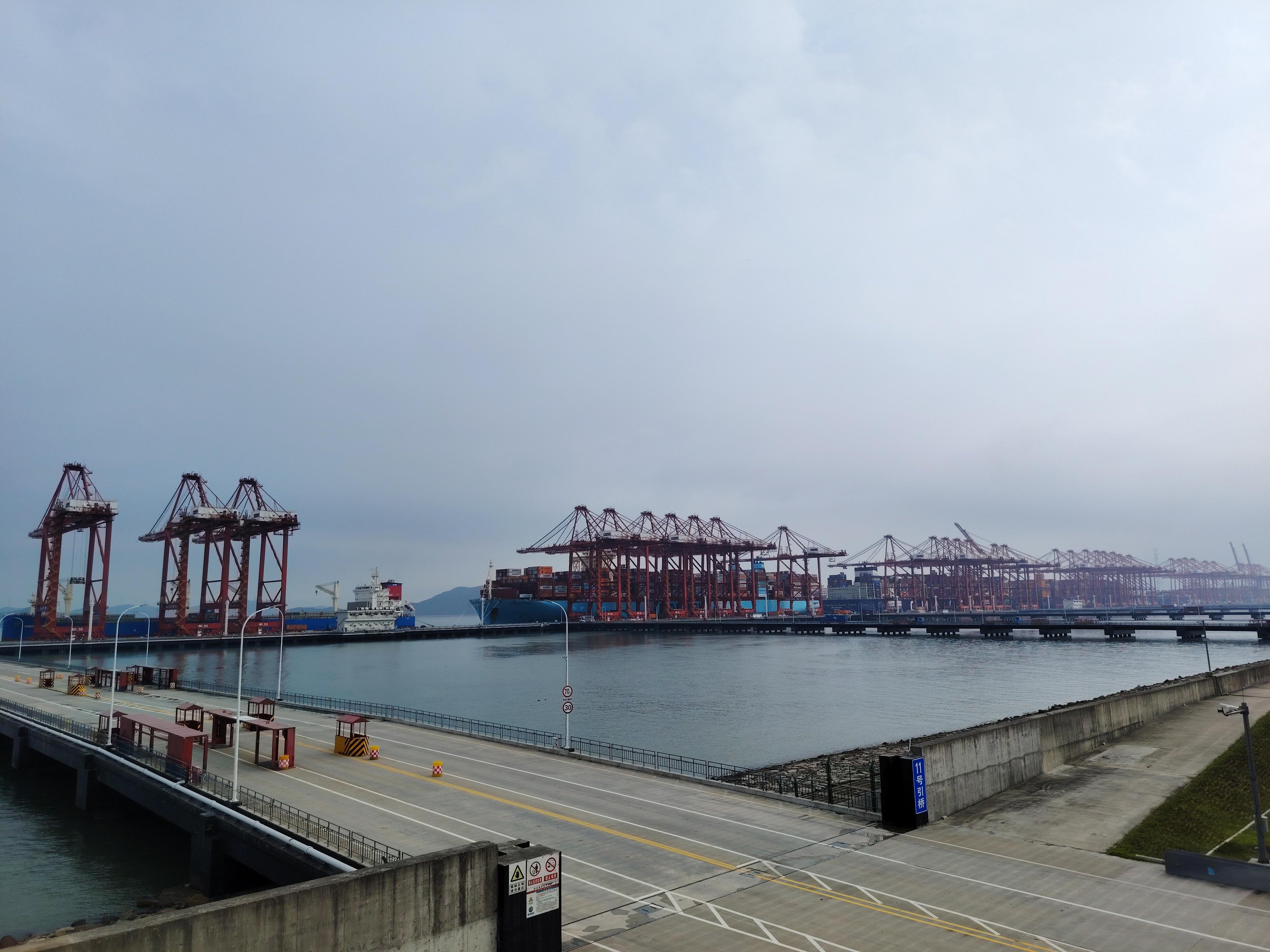 Enhancing Port Crane Efficiency with BASCO's Rugged HMI - BASCO Industrial PC